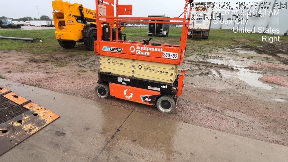 2022 JLG ES1932
