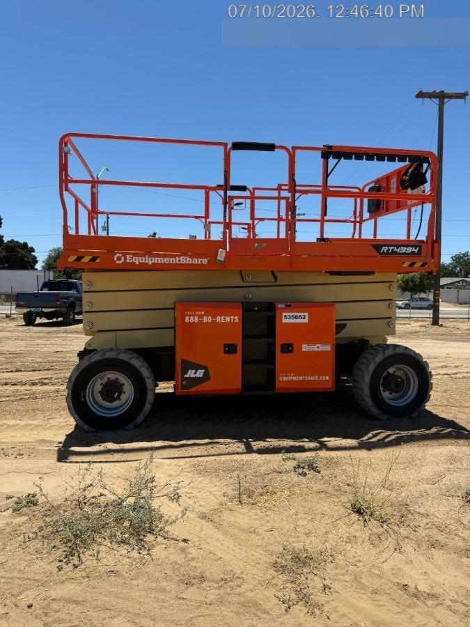 2025 JLG RT4394