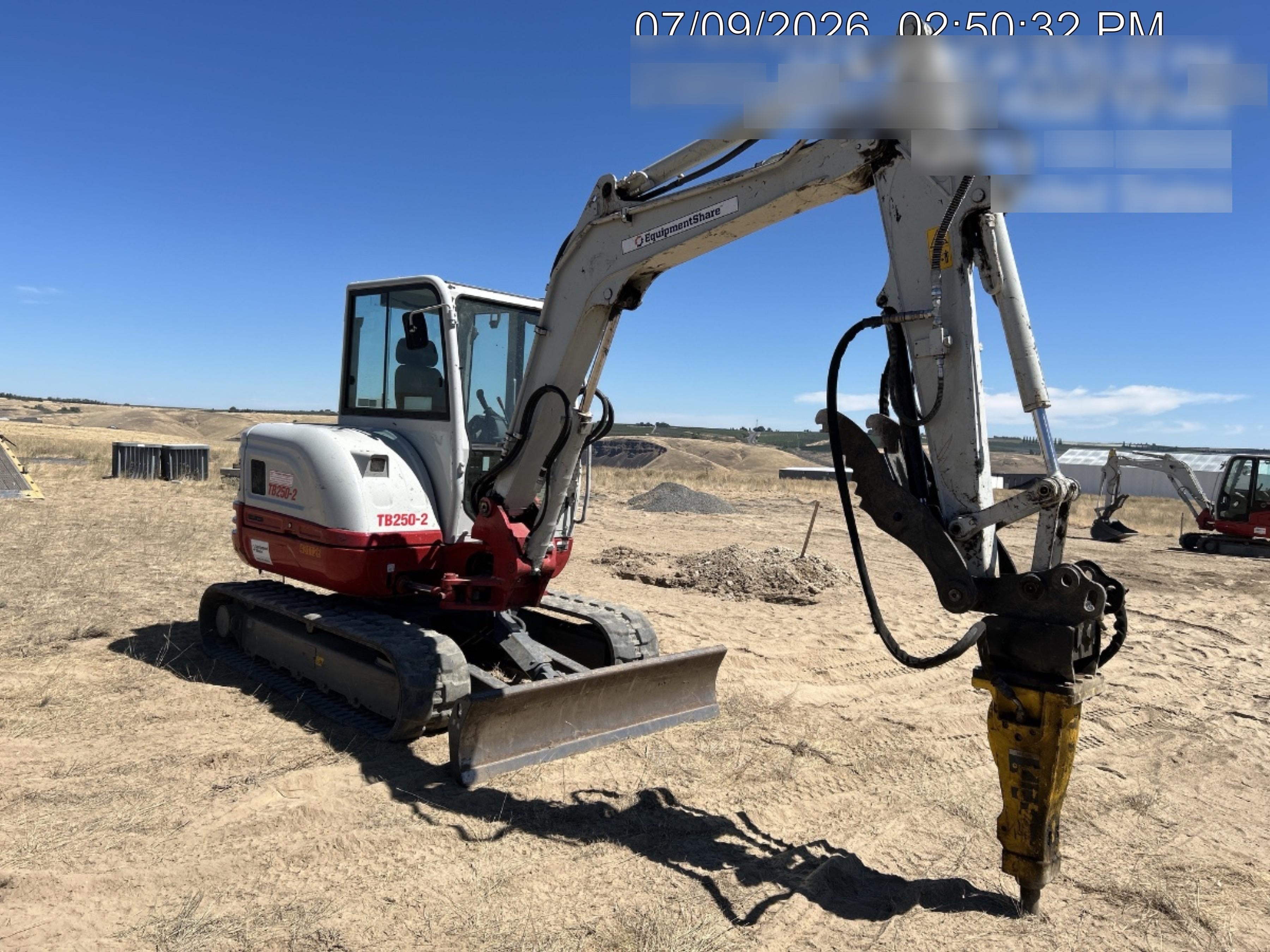 2024 TAKEUCHI TB250-2CR