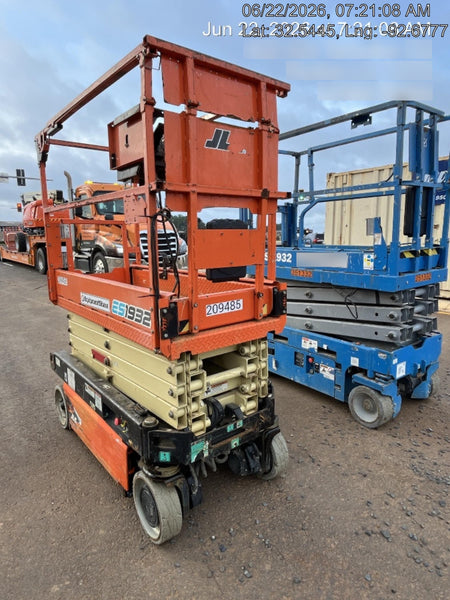 2022 JLG ES1932