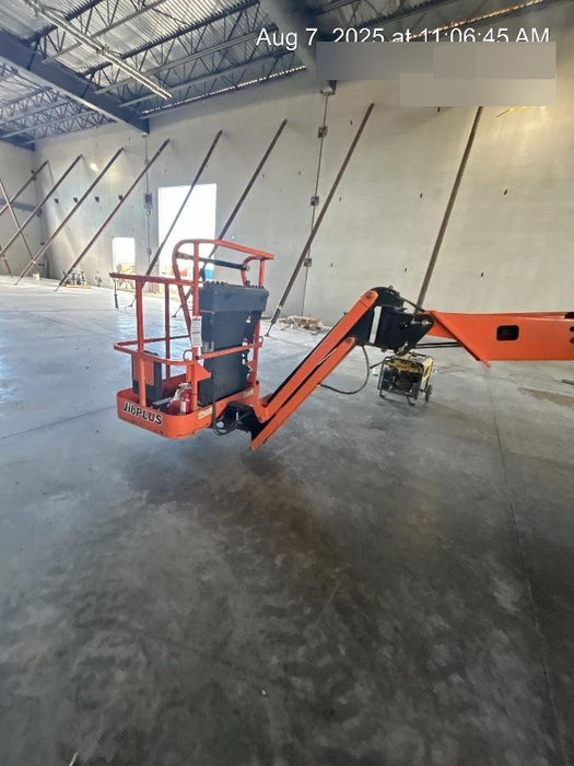 2019 JLG E400AJPN