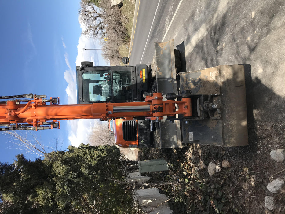2020 Doosan DX85R-3 Cab/Heat/AC