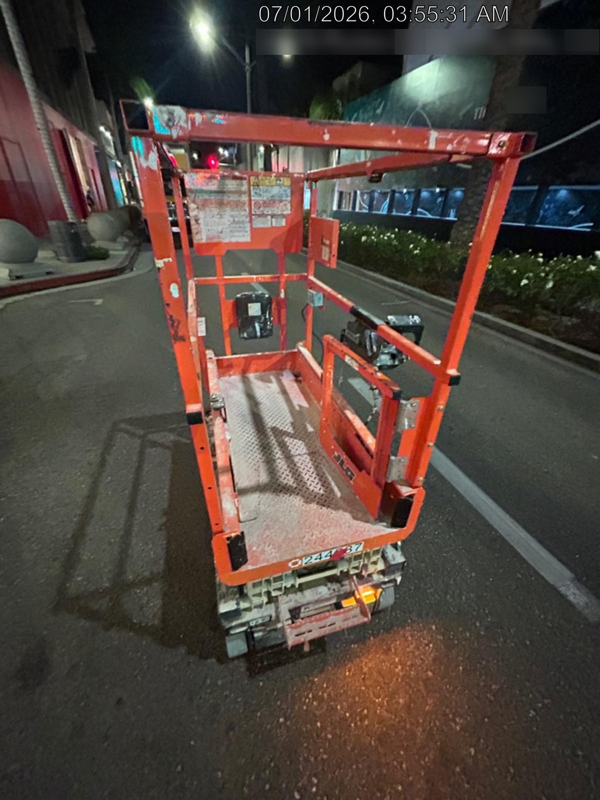 2022 JLG ES1330L