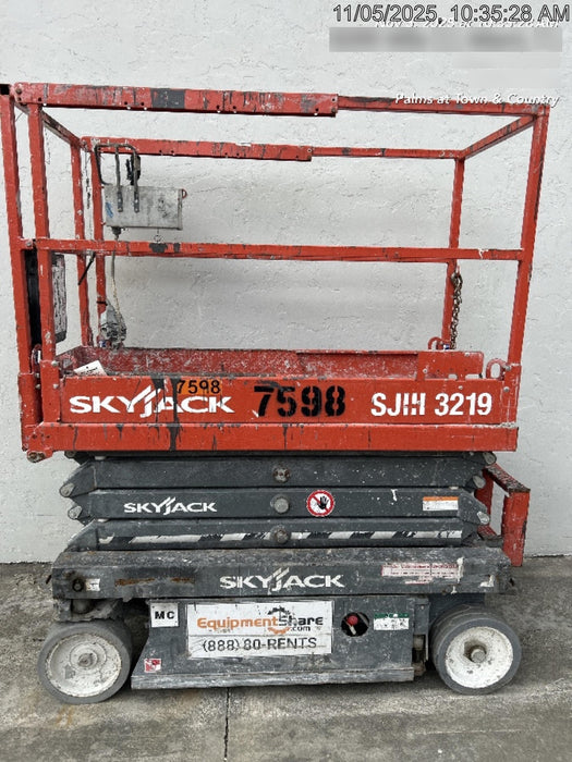 2018 Skyjack SJIII-3219 Skyjack SJIII3219 Scissor Lift w/Trojan Batteries