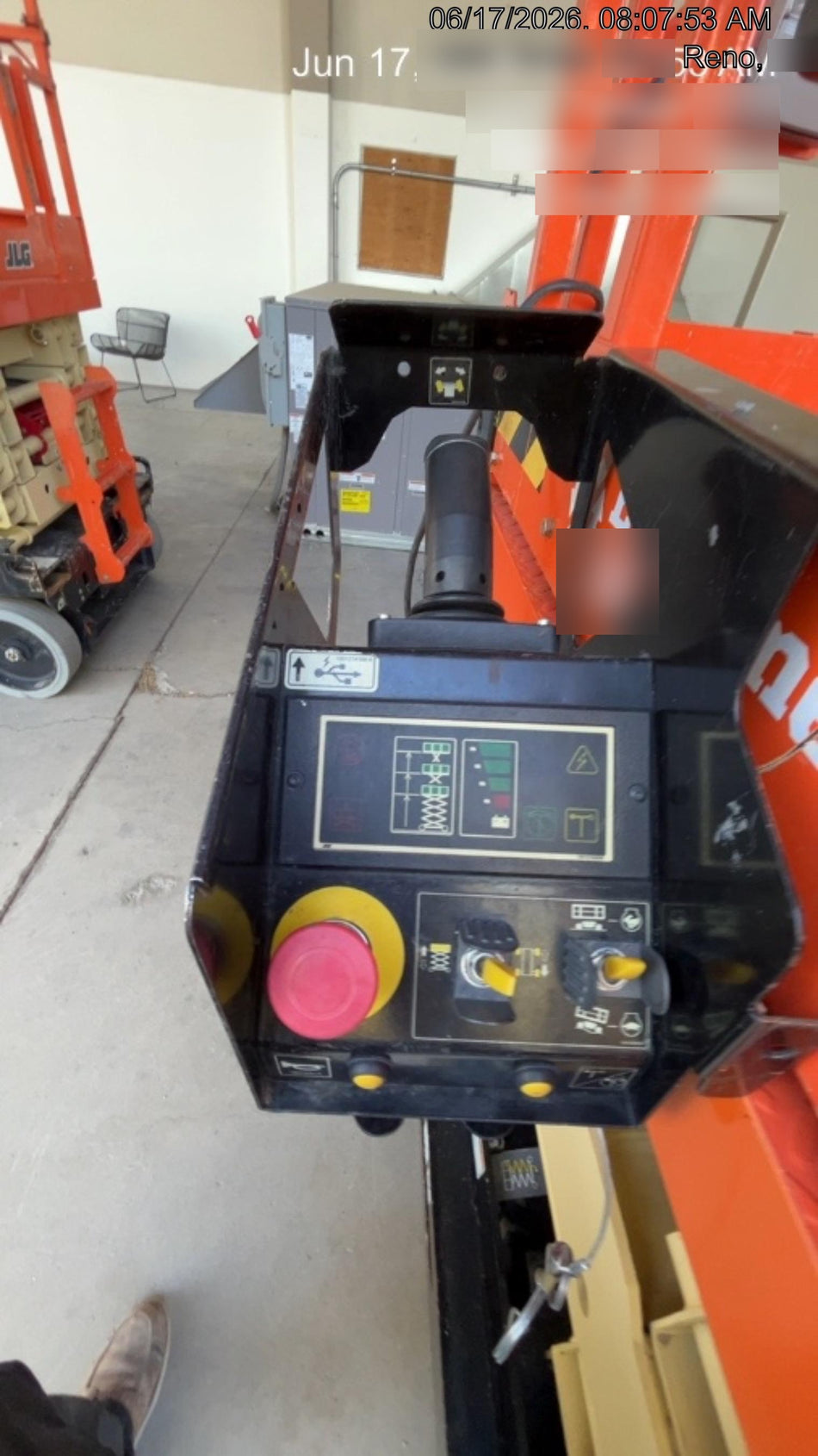 2022 JLG ES3246