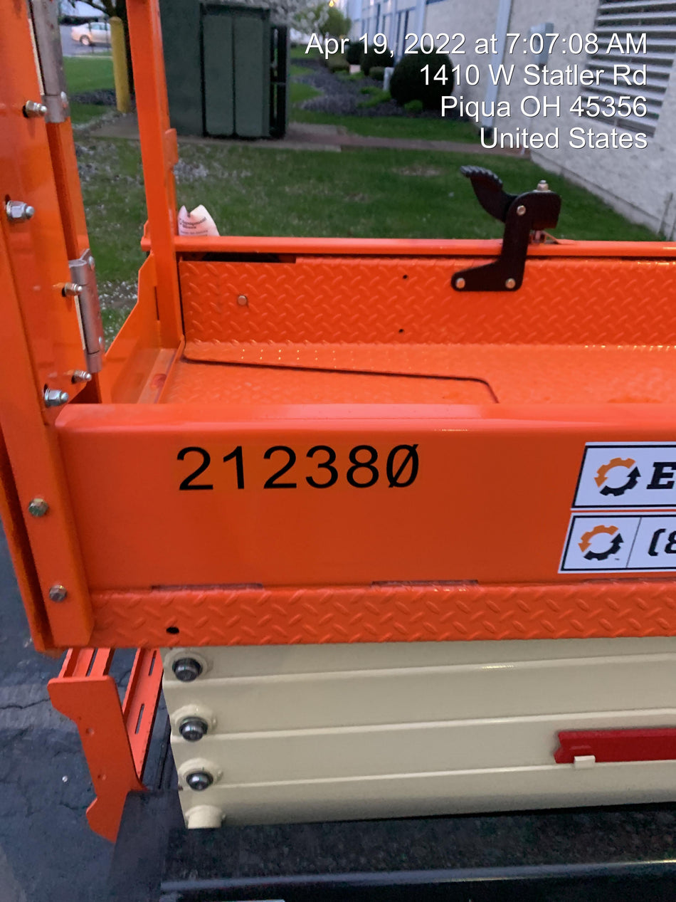 2022 JLG ES1932
