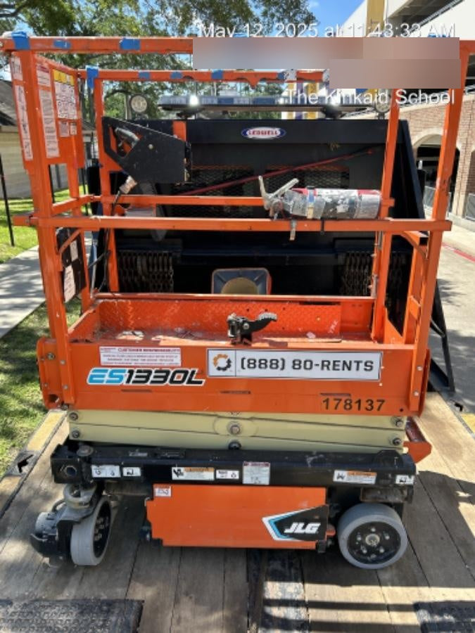 2021 JLG ES1330L