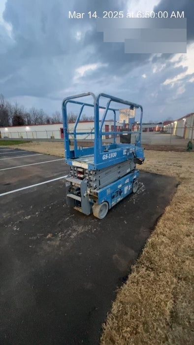 2019 Genie GS-1930 Fixed rails with chain Entry