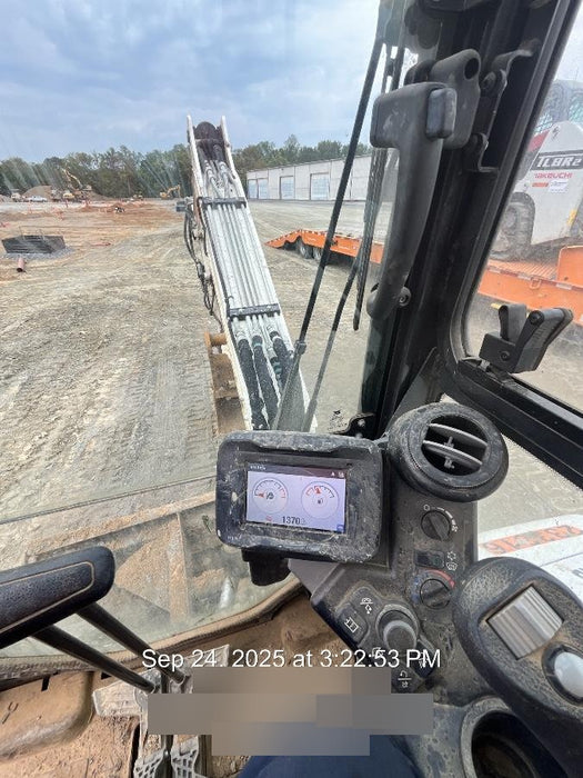 2022 Bobcat E50 Cab/Heat/Air, Rubber Tracks, Manual QC, Hydraulic Thumb