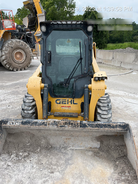 2016 GEHL R165