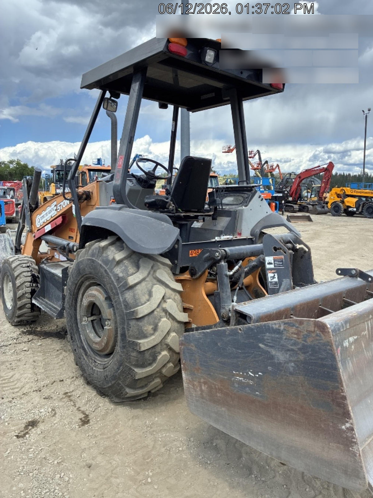 2019 Case 570N EP Canopy, 4WD, GP Front Bucket, Dual Tilt Cylinder, 84" Box Blade w/ Scarifier, Wheel Weights, Beacon