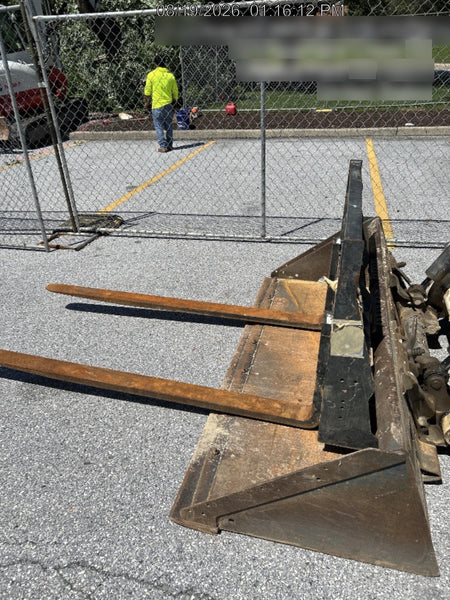 2025 ARROW MATERIAL HANDLING 72" Pallet Forks - Arrow