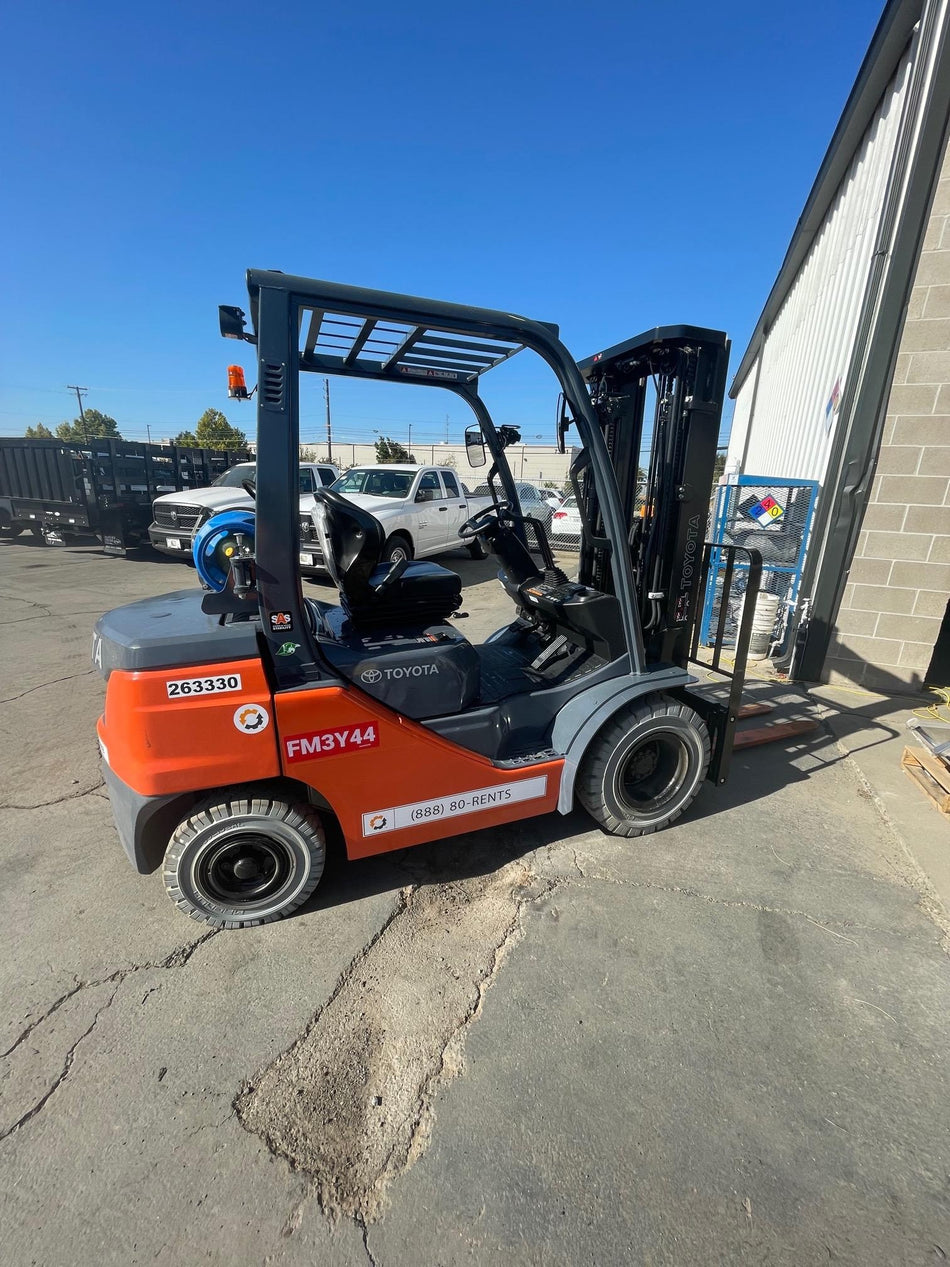 2022 TOYOTA 50-8FGU25