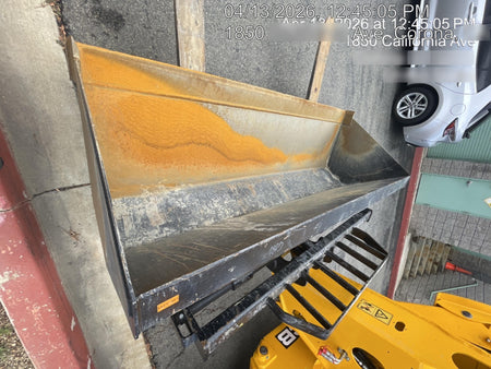 2025 JLG 1001100823