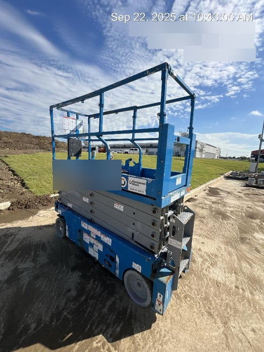 2017 Genie GS-3232 Genie GS3232 Lift w/Folding Rails and Swing Gate