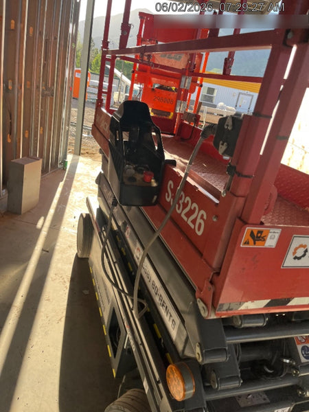 2023 JLG ES1932