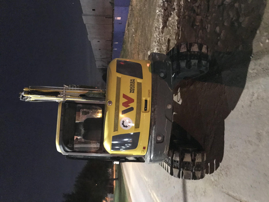Wacker Neuson ET90 Enclosed Cab, Hybrid Tracks, Long Dipperstick, Bucket