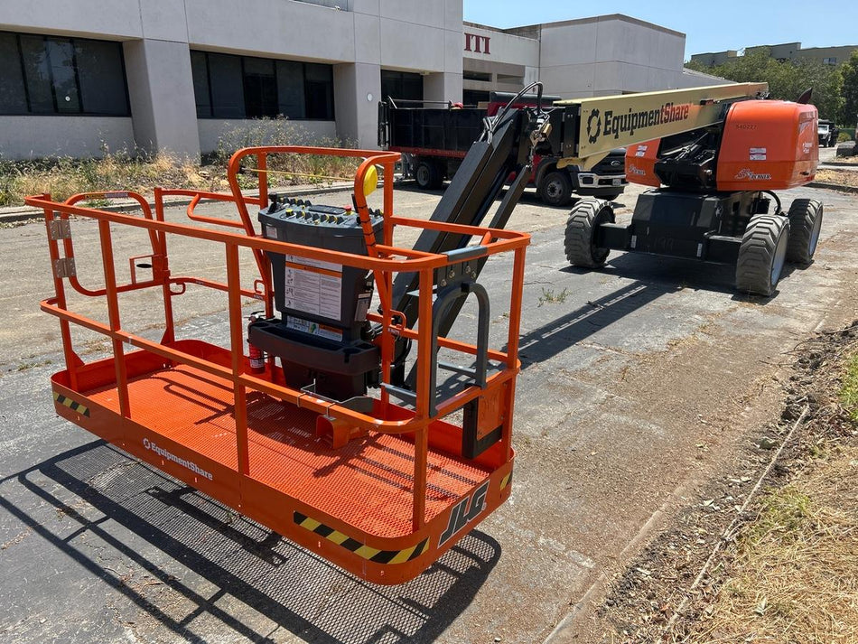 2025 JLG 660SJ
