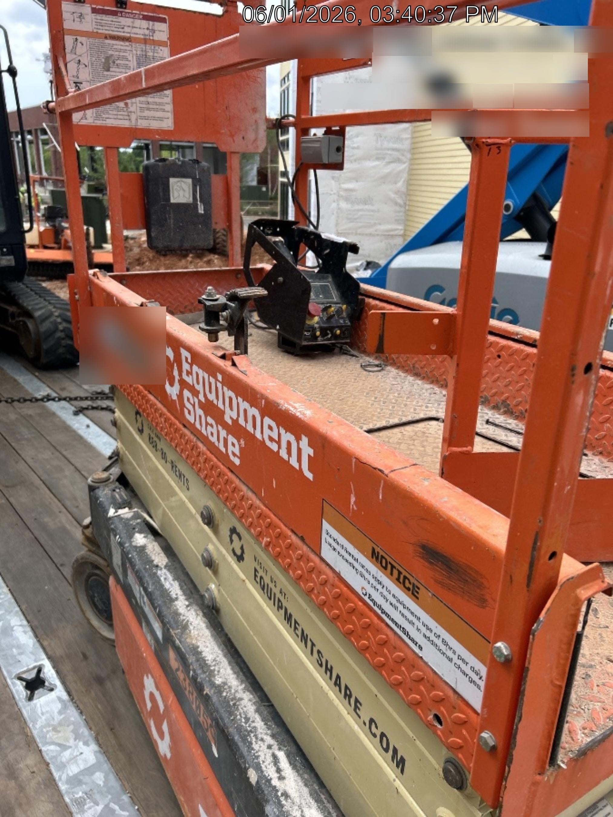 2022 JLG ES1932