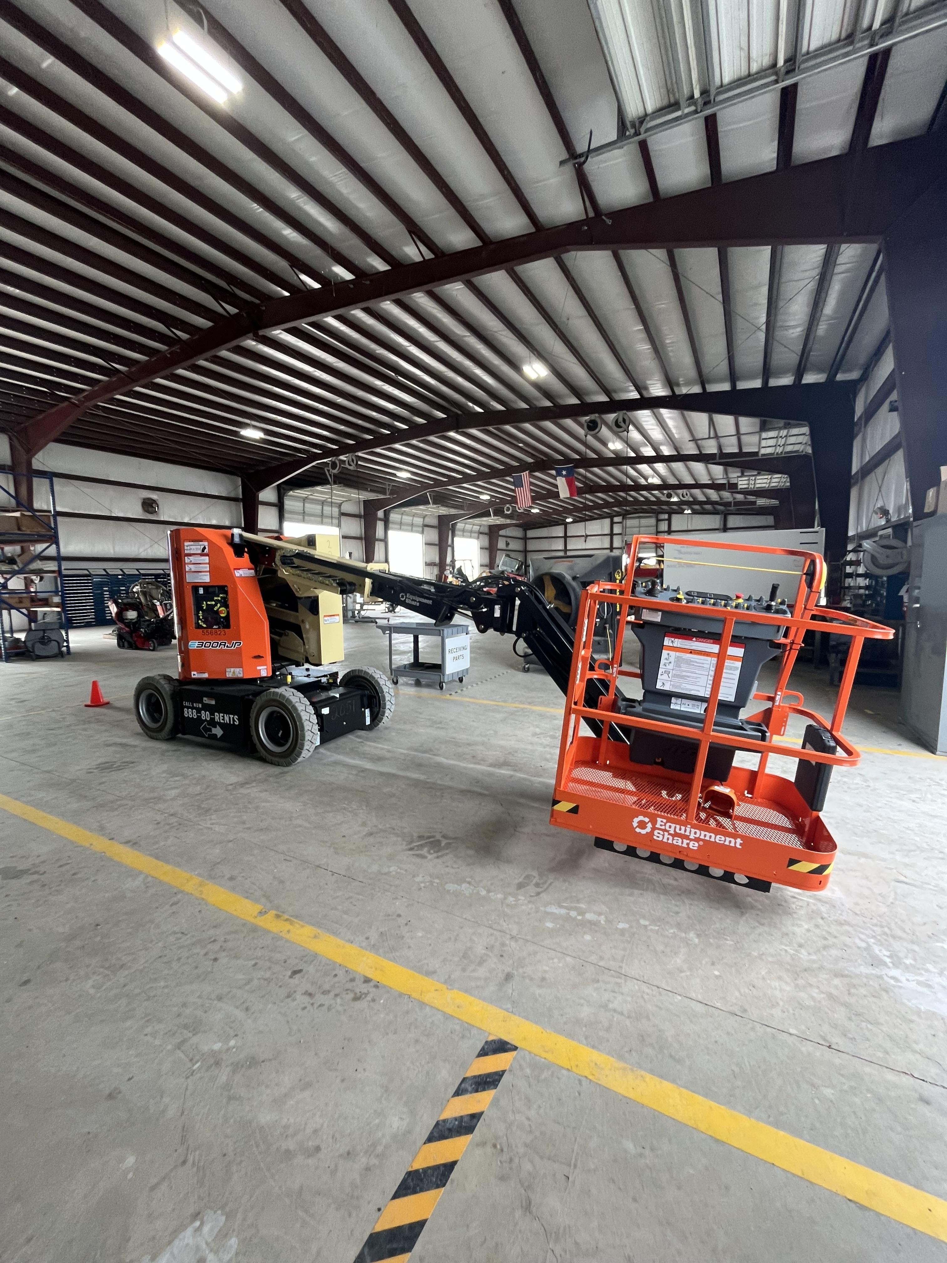 2025 JLG E300AJP