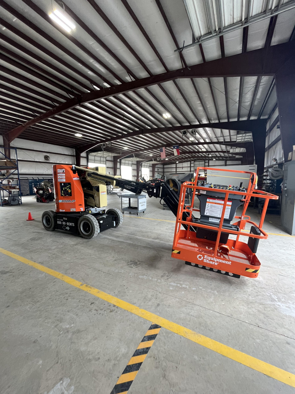 2025 JLG E300AJP