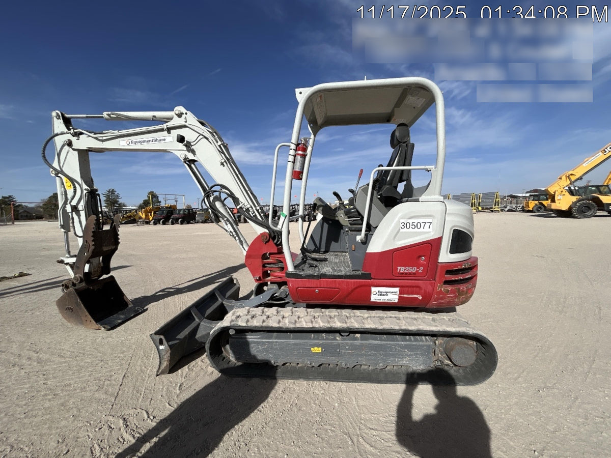 2023 TAKEUCHI TB250-2R