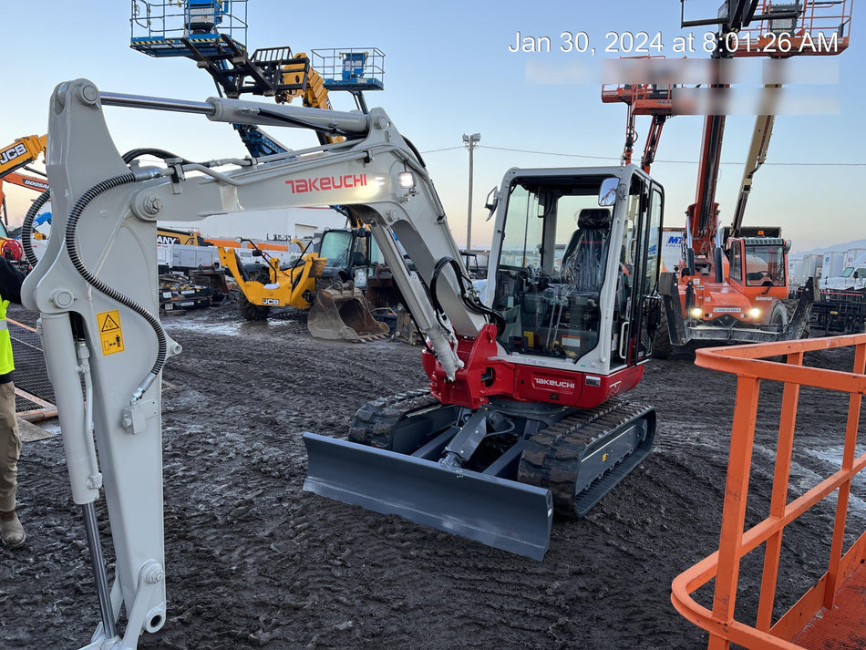 2023 TAKEUCHI TB250-2CR