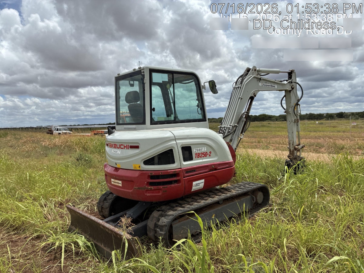 2023 TAKEUCHI TB250-2CR