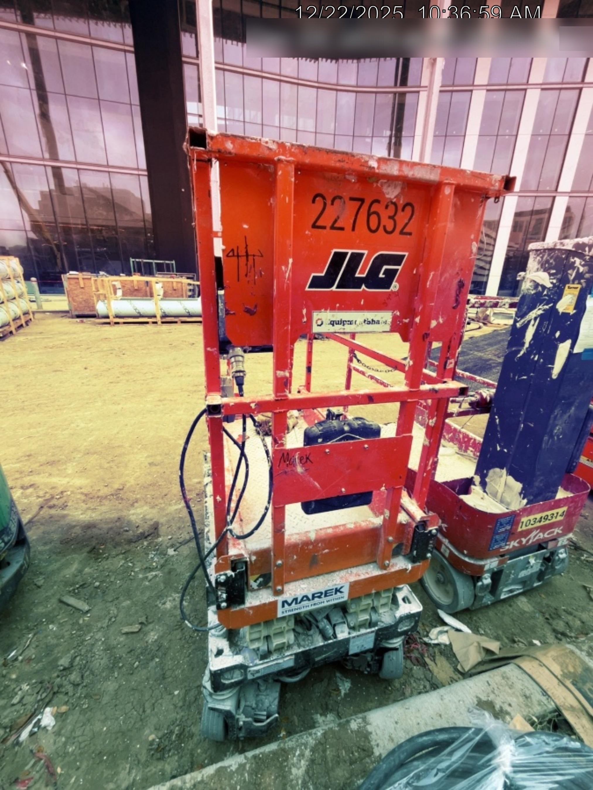2022 JLG ES1330L