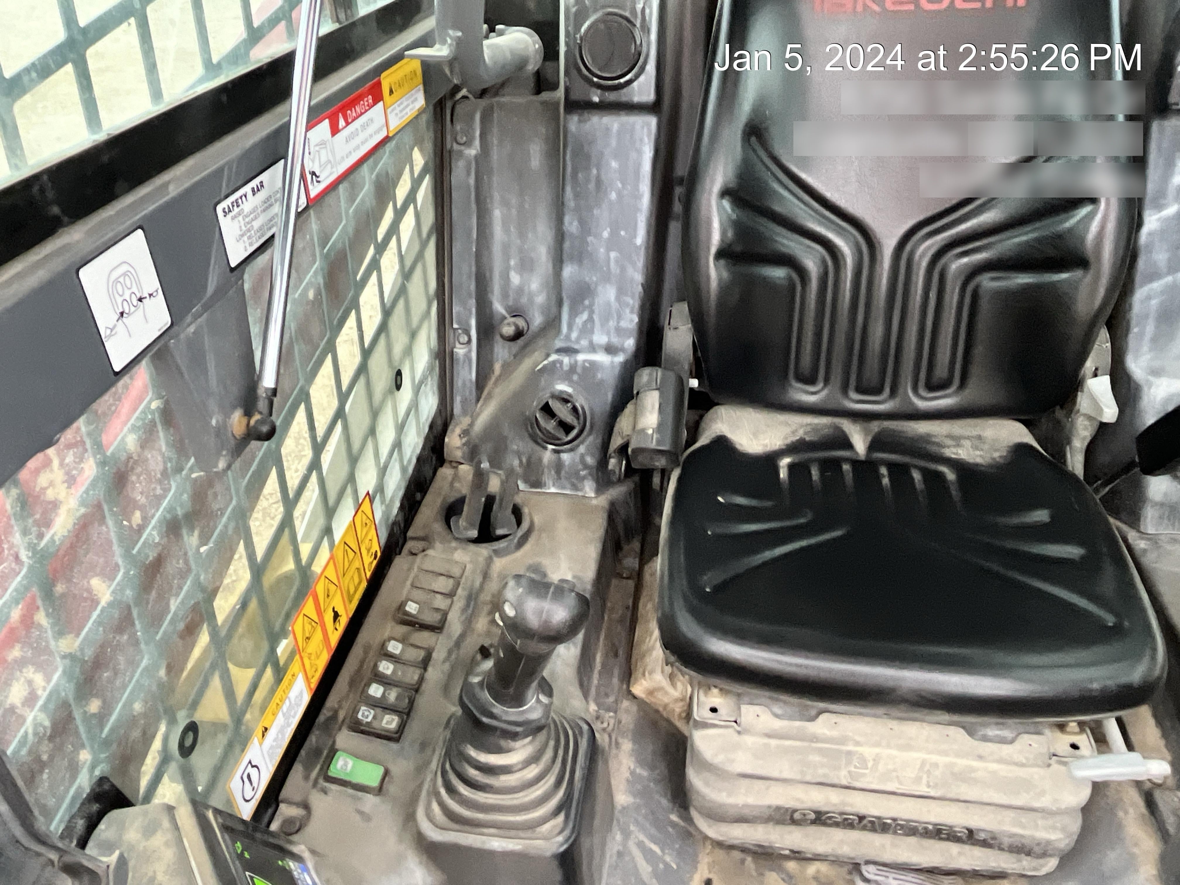 2023 TAKEUCHI TL10V2-CR