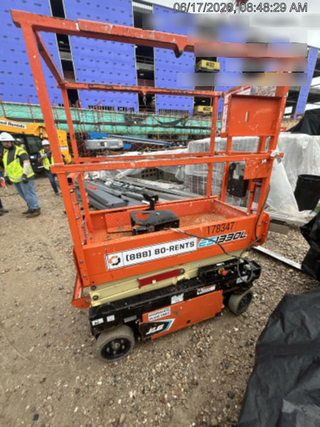 2021 JLG ES1330L
