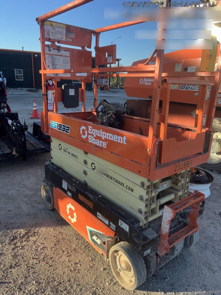 2022 JLG ES1932