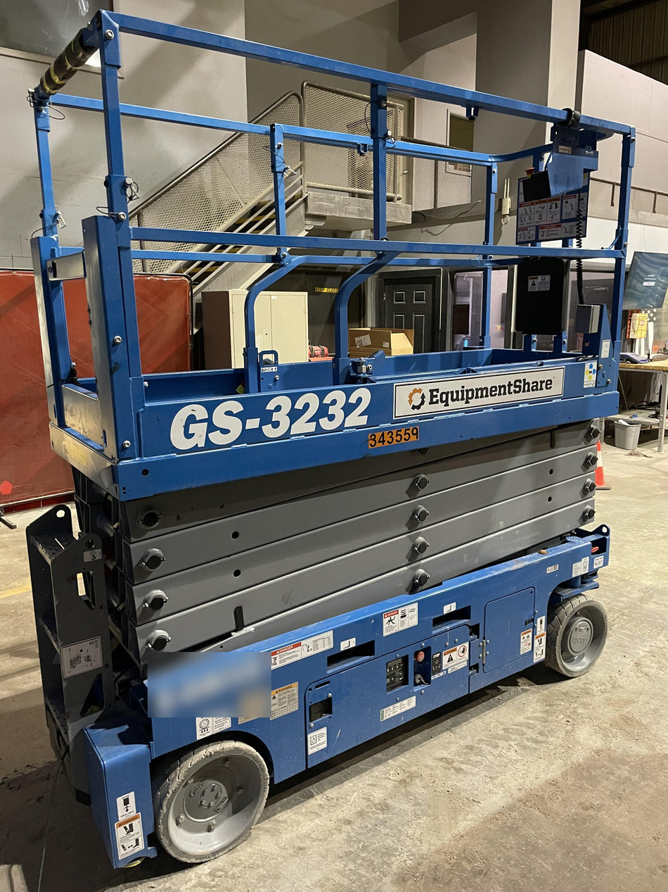 2023 GENIE GS-3232