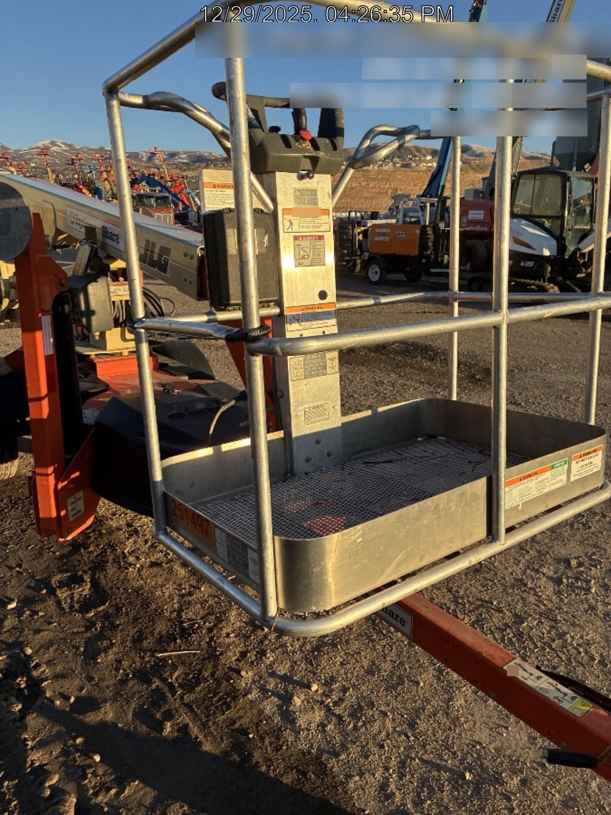 2022 JLG T350