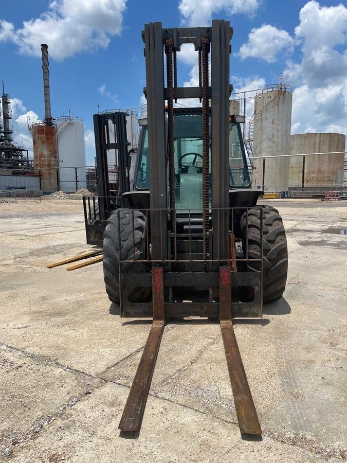 2019 CASE 588H