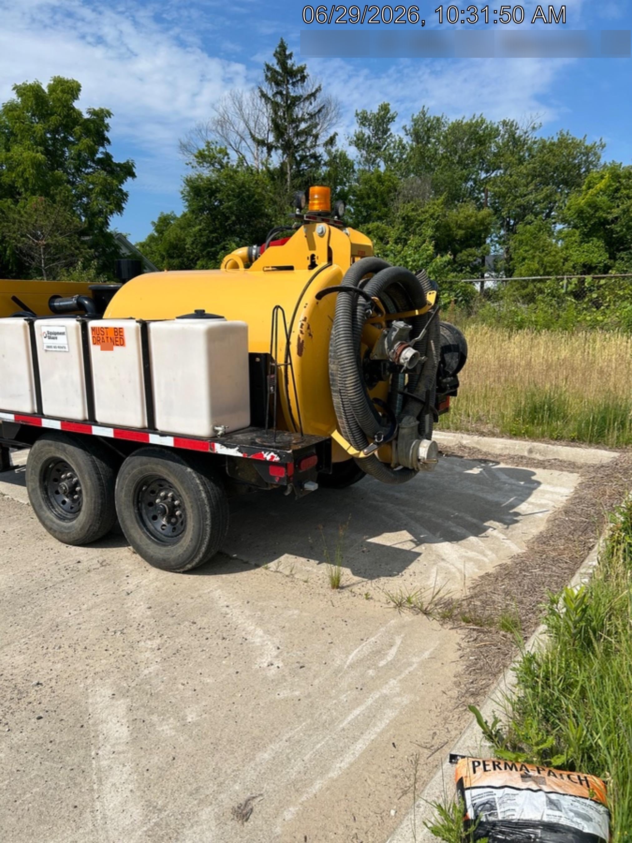 2023 VAC-TRON LP573XDT