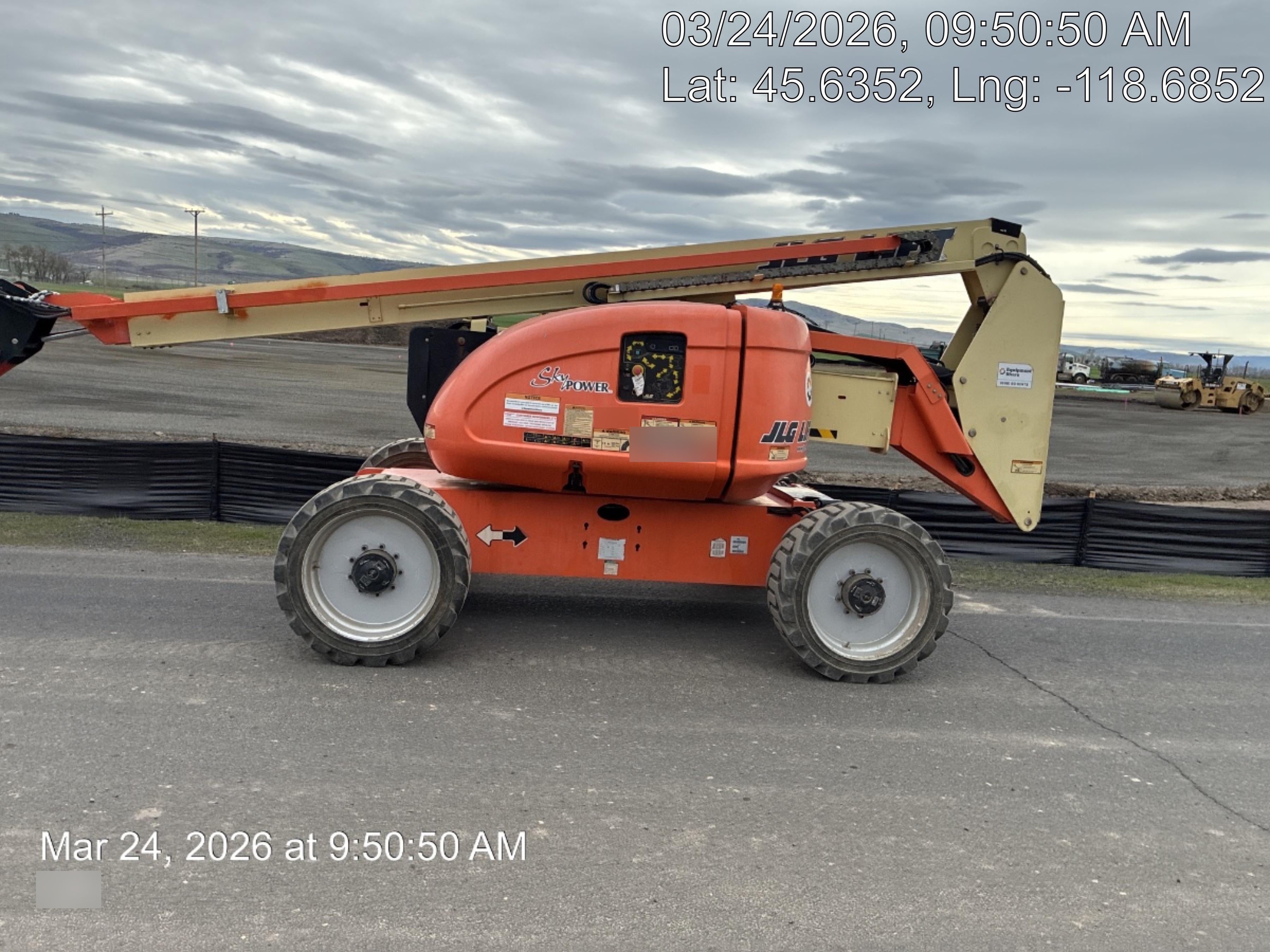 2019 JLG 600AJ