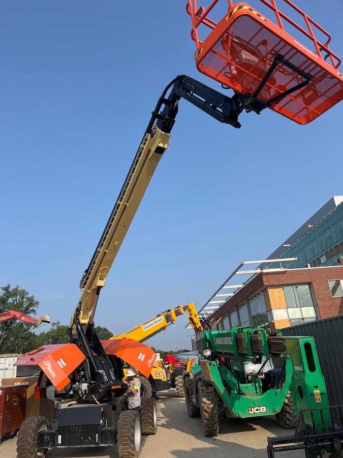 2025 JLG 660SJ