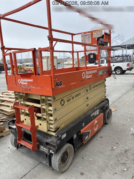 2022 JLG ES3246