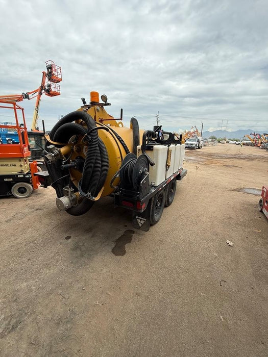 2022 Vac-Tron LP573XDT T4 Koehler Diesel Engine, 500 Gallon Debris Tank, x2 100 Gallon Water Tanks