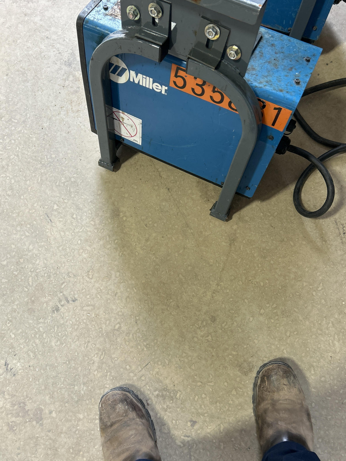 2025 MILLER ELECTRIC CST-282
