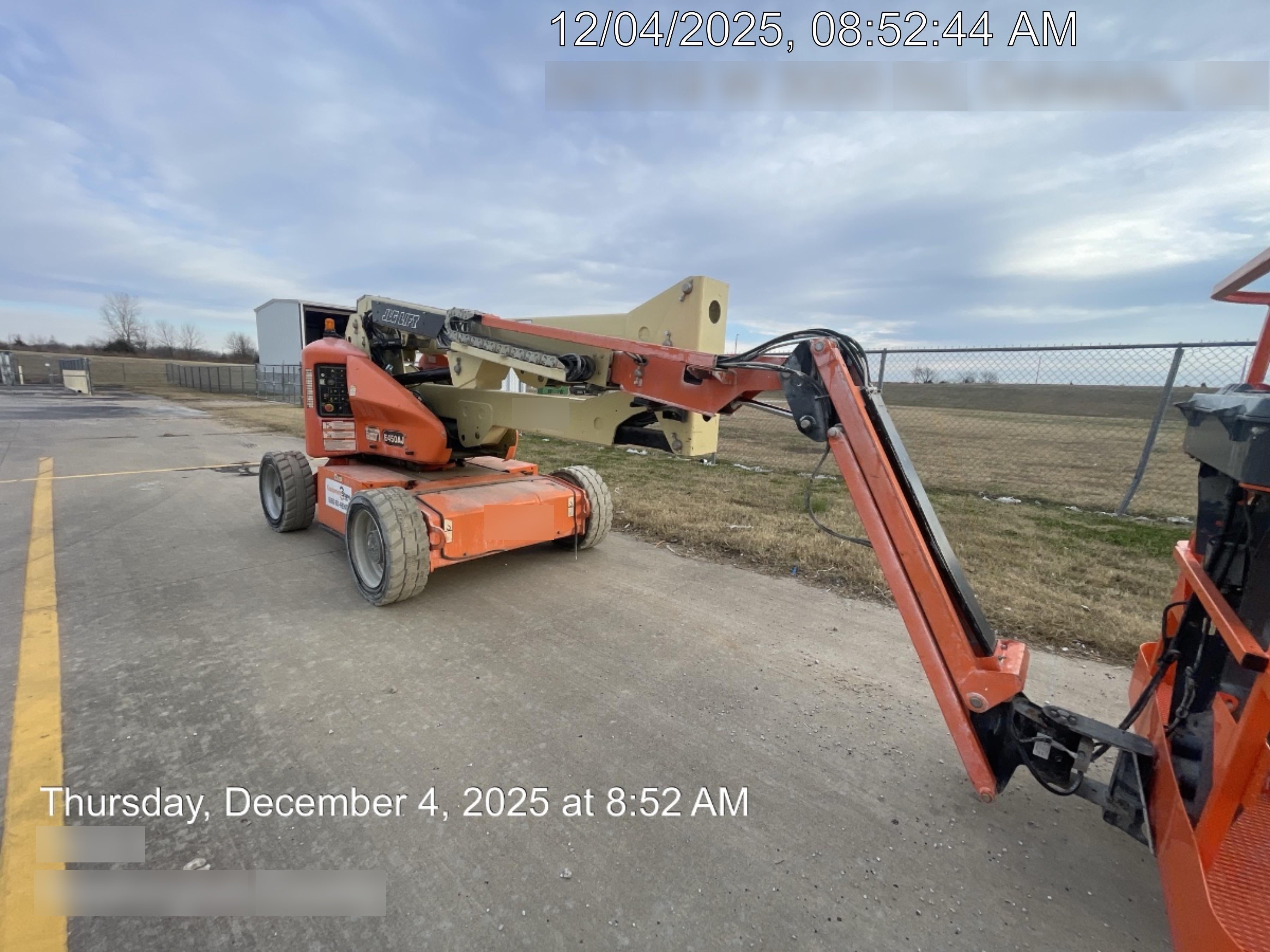 2019 JLG E450AJ