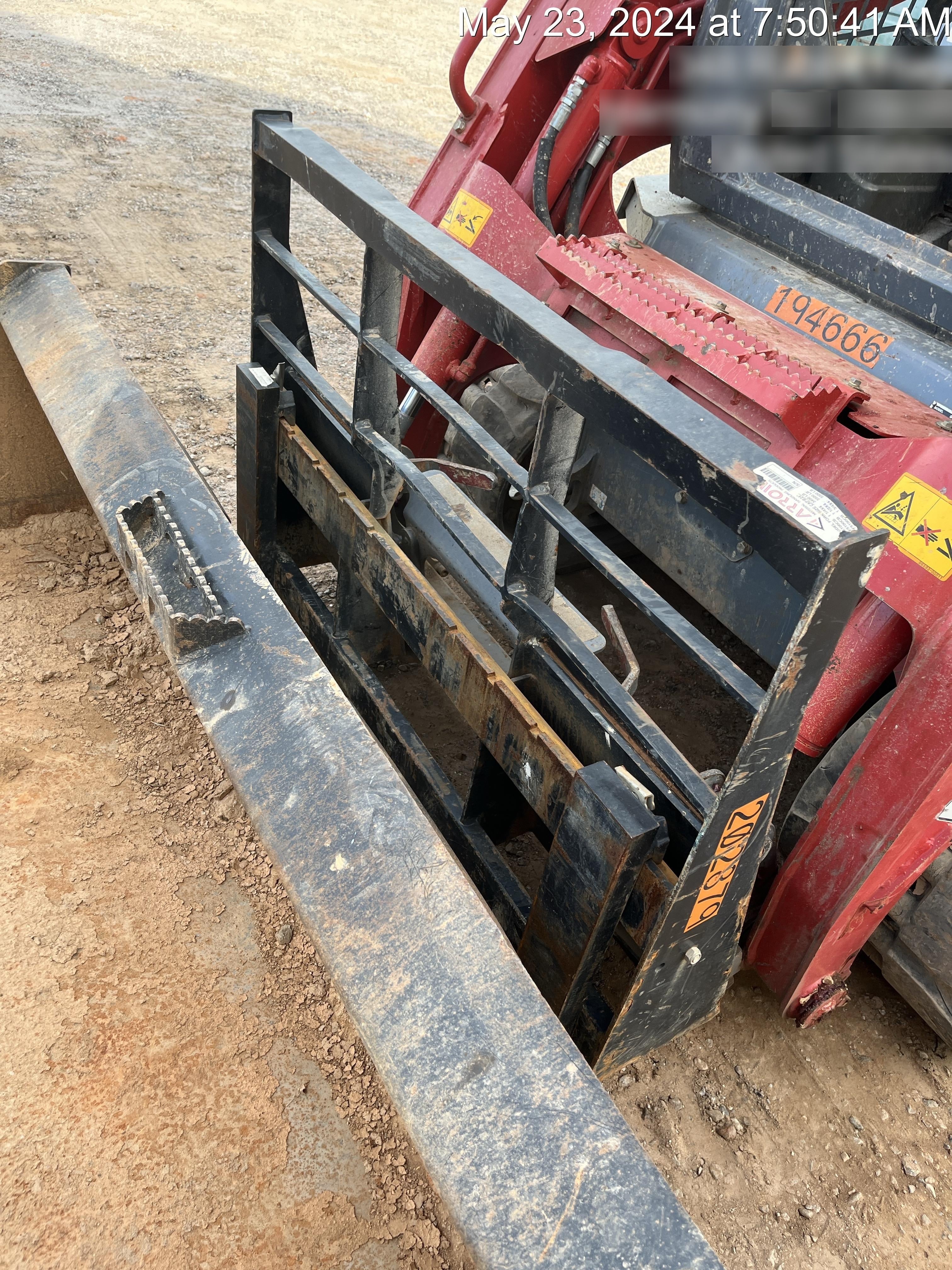 2022 ARROW MATERIAL HANDLING 60" Pallet Forks - Arrow
