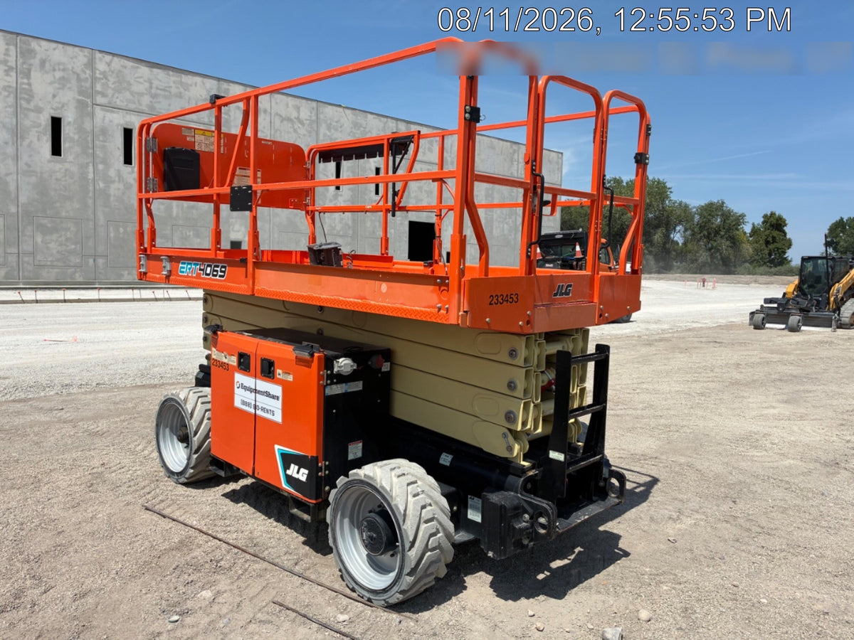 2022 JLG ERT4069