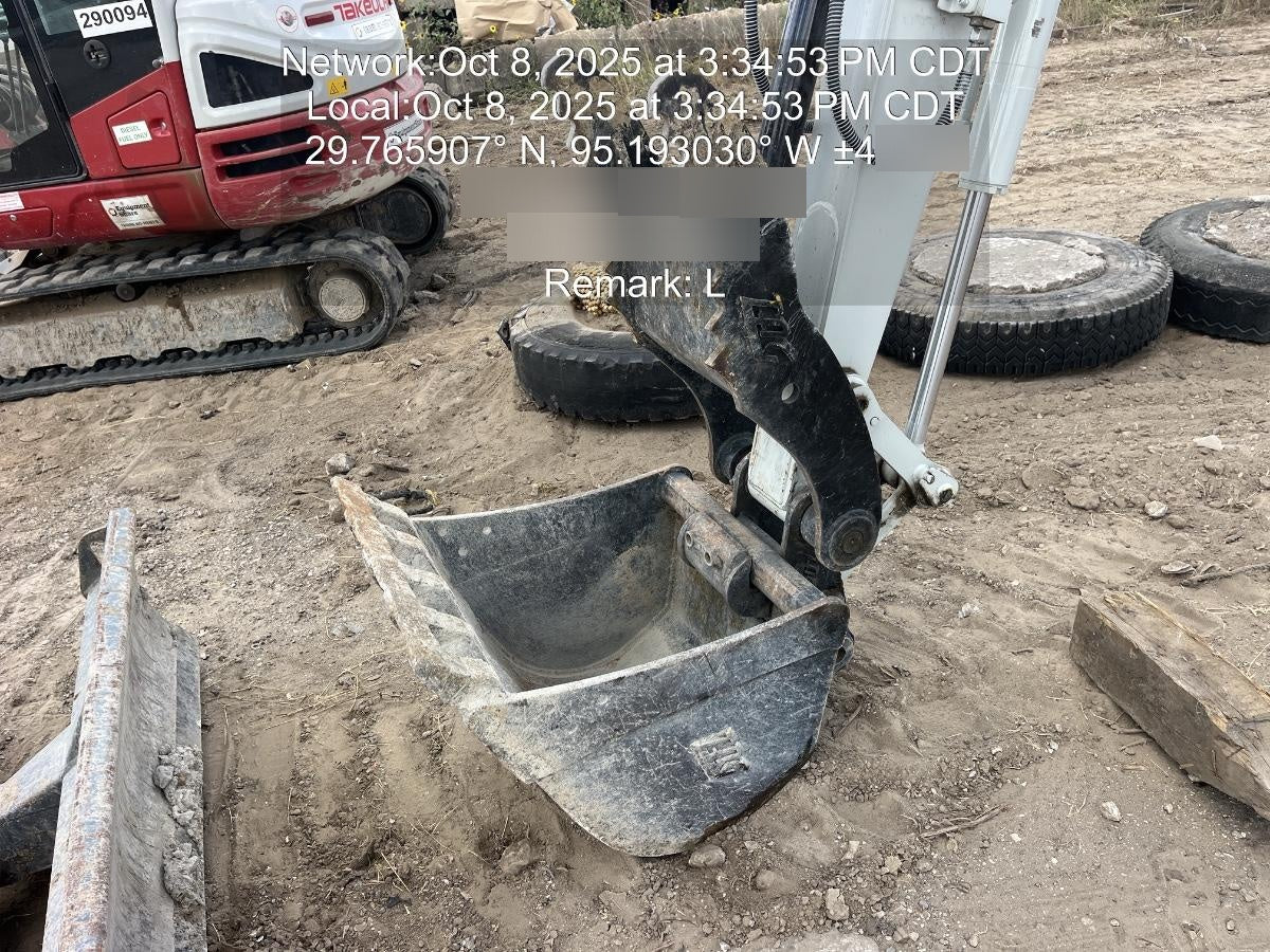 2025 TAKEUCHI 24" Bucket Takeuchi