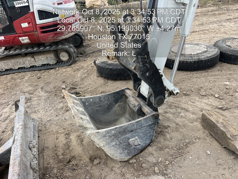 2025 TAKEUCHI 24" Bucket Takeuchi