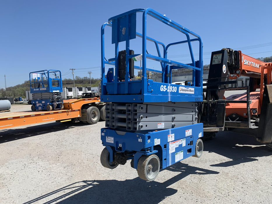 2020 Genie GS-1930 Solid Non Marking Tires, Beacon, Folding rails with half height swing gate