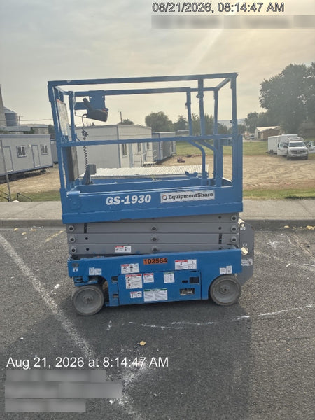2020 Genie GS-1930 Solid Non Marking Tires, Beacon, Folding rails with half height swing gate, 800W Inverter