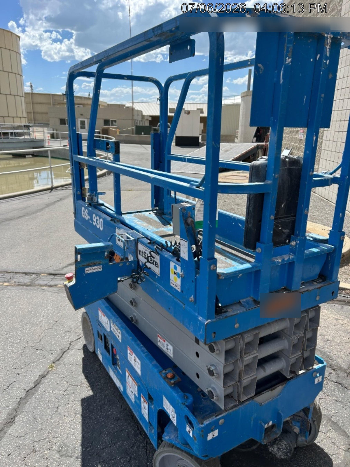 2019 Genie GS-1930 Half Height Swing Gate, 800W Inverter