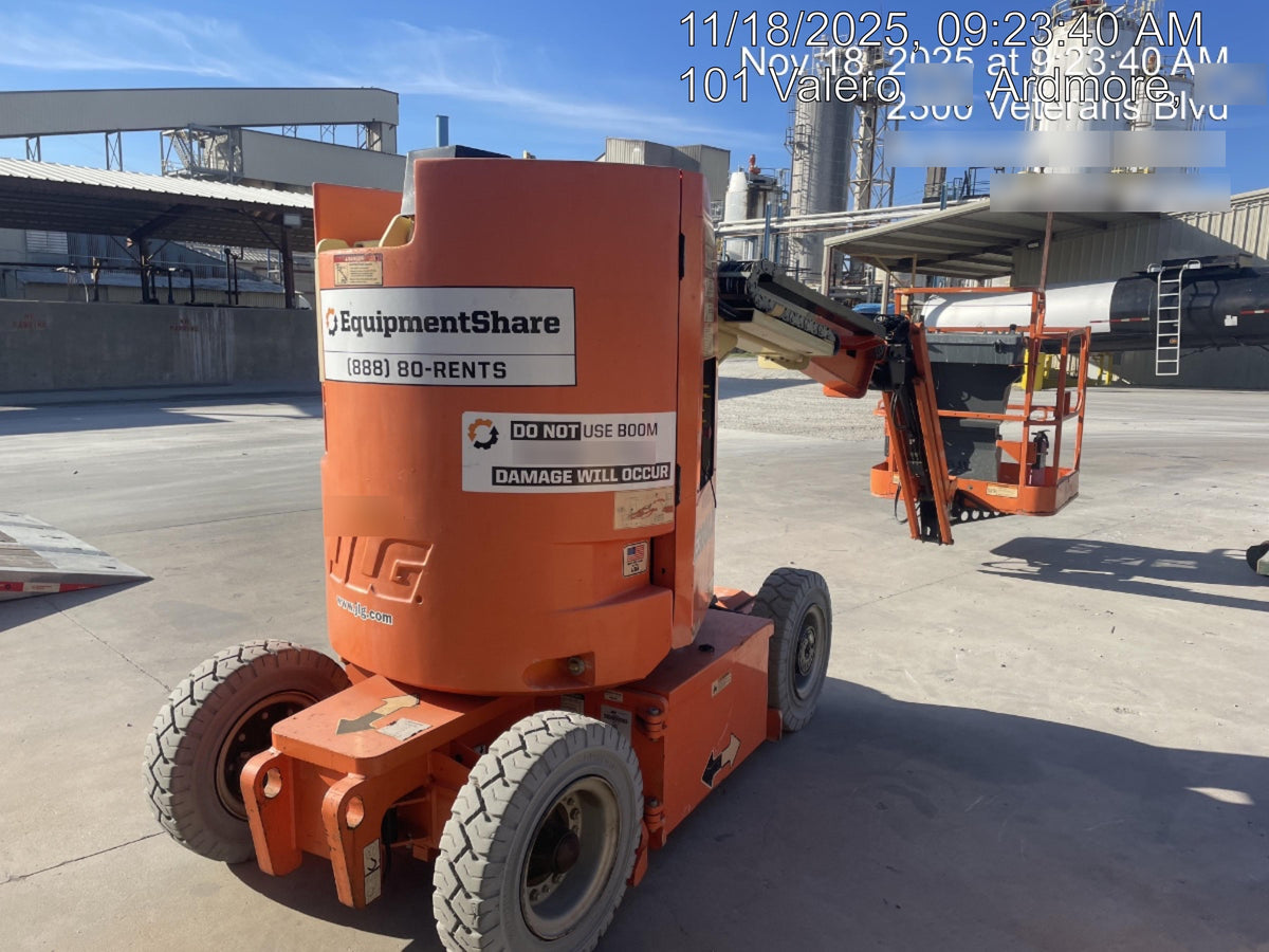 2019 JLG E300AJP